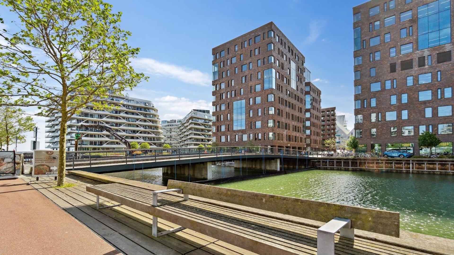 Private Seaview - 2 Balconies, 11th Floor, Elevator, Friendly Lively Area Apartment *