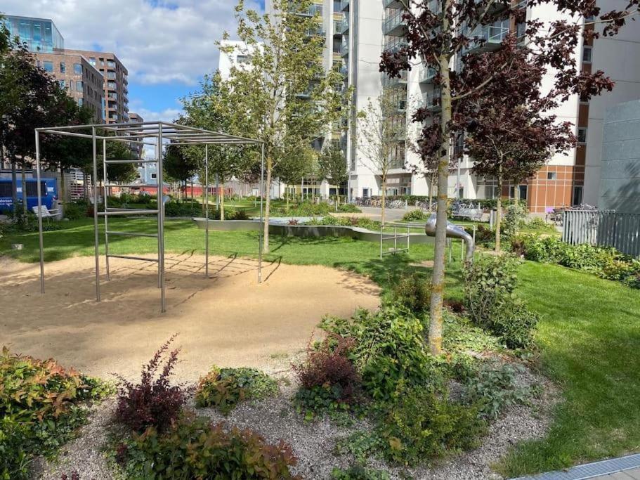 Private Seaview - 2 Balconies, 11th Floor, Elevator, Friendly Lively Area Apartment Aarhus