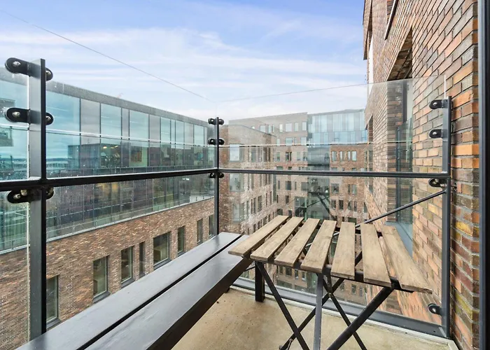 Best Private Seaview Apartment - 2 Balconies, 11Th Floor, Elevator, Friendly Lively Area
