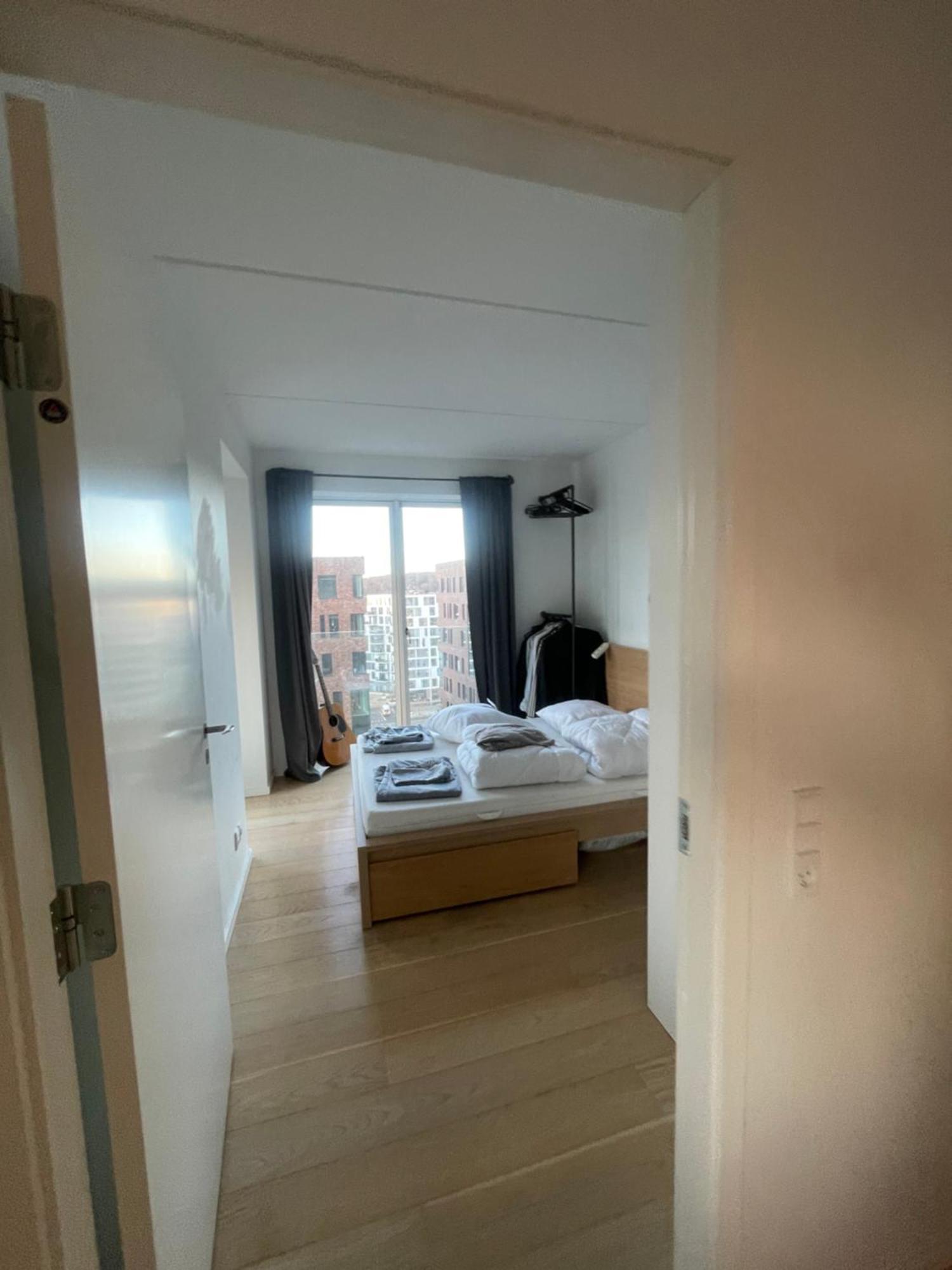 Private Seaview - 2 Balconies, 11th Floor, Elevator, Friendly Lively Area Lejlighed Århus